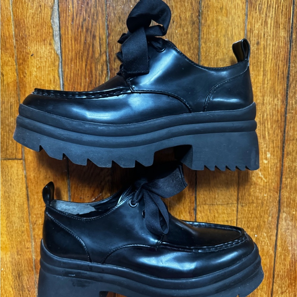 Platform Lug Sole Lace-Up Derby Shoes - Black